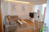 Se izdava namesten stan vo Skopje, Centar so povrshina od 69 m2.
 Ekstra: Klima, Sopstveno parno, Lift, Renoviran, Parking, Alarm, Kamera.
 Cena: 550 EUR