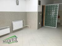 Se izdava prazen lokal vo Skopje, Centar so povrshina od 90 m2.
 Ekstra: Centralno Parno, Nova Zgrada, Parking.
 Cena: 850 EUR