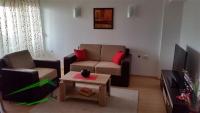 Se izdava namesten stan vo Skopje, Karposh 4 so povrshina od 40 m2.
 Ekstra: Klima, Greenje na struja, Parking.
 Cena: 300 EUR