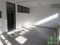 Se izdava prazen lokal vo Skopje, Centar - Univerzalna Sala so povrshina od 140 m2.
 Ekstra: Klima, Greenje na struja, Parking.
 Cena: 480 EUR