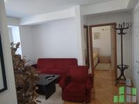 Se izdava namesten stan vo Skopje, Centar so povrshina od 63 m2.
 Ekstra: Klima, Sopstveno parno, Lift, Nova Zgrada.
 Cena: 450 EUR