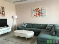 Se izdava namesten stan vo Skopje, Centar so povrshina od 55 m2.
 Ekstra: Klima, Greenje na struja, Lift, Parking.
 Cena: 450 EUR