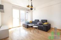 Se izdava namesten stan vo Skopje, Debar Maalo so povrshina od 45 m2.
 Ekstra: Klima, Sopstveno parno, Lift, Nova Zgrada.
 Cena: 450 EUR