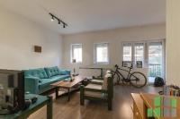 Se izdava prazen kancelariski prostor vo Skopje, Debar Maalo so povrshina od 50 m2.
 Ekstra: Klima, Centralno Parno, Kujnski elementi, Kujnski aparati.
 Cena: 360 EUR
