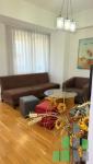 Se izdava namesten stan vo Skopje, Debar Maalo so povrshina od 43 m2.
 Ekstra: Klima, Centralno Parno, Lift, Nova Zgrada, Garaza.
 Cena: 400 EUR