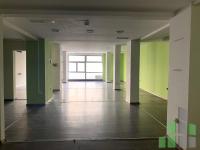 Se izdava prazen kancelariski prostor vo Skopje, Centar so povrshina od 300 m2.
 Ekstra: Klima, Greenje na struja.
 Cena: 2000 EUR
