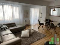 Se izdava namesten stan vo Skopje, Kapishtec so povrshina od 52 m2.
 Ekstra: Klima, Kratok prestoj, Sopstveno parno, Lift, Nova Zgrada, Parking.
 Cena: 480 EUR
