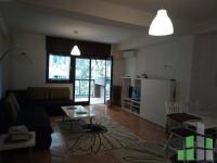 Se izdava namesten stan vo Skopje, Centar so povrshina od 84 m2.
 Ekstra: Klima, Centralno Parno, Lift.
 Cena: 500 EUR