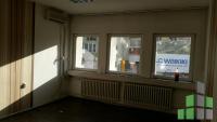 Se izdava prazen kancelariski prostor vo Skopje, Centar so povrshina od 64 m2.
 Ekstra: Klima, Centralno Parno, Lift.
 Cena: 370 EUR