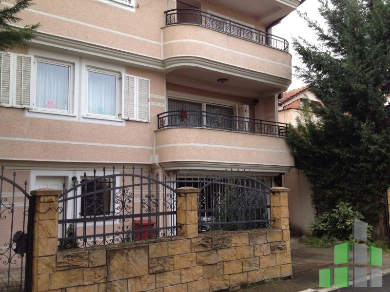 Се продава Куќа во Жданец - L0939