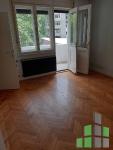 Se izdava prazen kancelariski prostor vo Skopje, Centar so povrshina od 65 m2.
 Ekstra: Klima, Centralno Parno, Lift.
 Cena: 325 EUR
