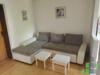 Se izdava namesten stan vo Skopje, Vodno so povrshina od 60 m2.
 Ekstra: Klima, Sopstveno parno.
 Cena: 350 EUR