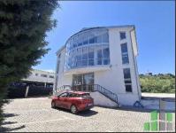 Se izdava  deloven objekt vo Skopje, Pintija so povrshina od 500 m2.
 Ekstra: Parking.
 Cena: 0 EUR
