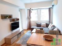 Se izdava namesten stan vo Skopje, Aerodrom so povrshina od 42 m2.
 Ekstra: Klima, Centralno Parno, Lift, Nova Zgrada, Garaza.
 Cena: 370 EUR