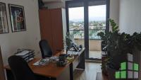 Se izdava namesten kancelariski prostor vo Skopje, Taftalidje 1 so povrshina od 50 m2.
 Ekstra: Klima, Centralno Parno, Lift, Nova Zgrada.
 Cena: 650 EUR
