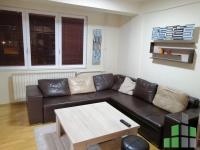Se izdava namesten stan vo Skopje, Aerodrom so povrshina od 90 m2.
 Ekstra: Klima, Centralno Parno, Renoviran.
 Cena: 500 EUR