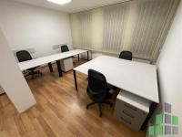 Se izdava namesten kancelariski prostor vo Skopje, Centar so povrshina od 110 m2.
 Ekstra: Klima, Centralno Parno.
 Cena: 650 EUR