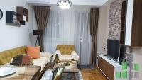 Se izdava namesten stan vo Skopje, Karposh 3 so povrshina od 45 m2.
 Ekstra: Klima, Centralno Parno, Lift, Nova Zgrada, Parking.
 Cena: 390 EUR