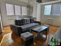Se izdava namesten stan vo Skopje, Kisela Voda so povrshina od 42 m2.
 Ekstra: Klima, Centralno Parno, Lift, Nova Zgrada, Parking.
 Cena: 350 EUR