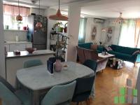 Se izdava namesten stan vo Skopje, Novo Lisiche so povrshina od 85 m2.
 Ekstra: Centralno Parno, Lift.
 Cena: 550 EUR
