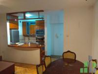 Se izdava namesten stan vo Skopje, Centar so povrshina od 47 m2.
 Ekstra: Centralno Parno, Lift.
 Cena: 400 EUR