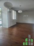 Se izdava prazen kancelariski prostor vo Skopje, Centar so povrshina od 130 m2.
 Ekstra: Klima, Greenje na struja, Lift.
 Cena: 850 EUR