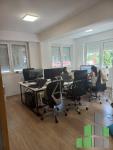 Se izdava prazen kancelariski prostor vo Skopje, Vlae so povrshina od 90 m2.
 Ekstra: Klima, Sopstveno parno, Lift, Nova Zgrada, Parking, Alarm, Kamera.
 Cena: 550 EUR
