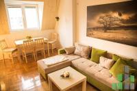 Se izdava namesten stan vo Skopje, Debar Maalo so povrshina od 31 m2.
 Ekstra: Klima, Sopstveno parno, Lift.
 Cena: 420 EUR