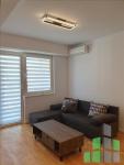 Se izdava namesten stan vo Skopje, Avtokomanda so povrshina od 74 m2.
 Ekstra: Klima, Centralno Parno, Lift, Nova Zgrada, Parking.
 Cena: 650 EUR