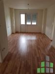 Se izdava prazen kancelariski prostor vo Skopje, Centar so povrshina od 104 m2.
 Ekstra: Klima, Sopstveno parno, Lift, Parking.
 Cena: 800 EUR
