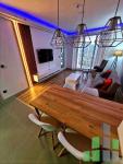 Se izdava namesten stan vo Skopje, Aerodrom so povrshina od 51 m2.
 Ekstra: Klima, Centralno Parno, Lift, Nova Zgrada.
 Cena: 500 EUR
