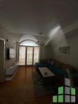 Se izdava namesten stan vo Skopje, Karposh 1 so povrshina od 45 m2.
 Ekstra: Klima, Centralno Parno.
 Cena: 350 EUR