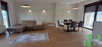 Se prodava namesten stan vo Skopje, Bardovci so povrshina od 118 m2.
 Ekstra: Klima, Sopstveno parno, Nova Zgrada.
 Cena: 220000 EUR