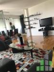 Se prodava namesten stan vo Skopje, Centar so povrshina od 127 m2.
 Ekstra: Klima, Centralno Parno, Lift, Nova Zgrada, Garaza.
 Cena: 347000 EUR