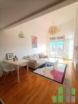 Se izdava namesten stan vo Skopje, Debar Maalo so povrshina od 61 m2.
 Ekstra: Klima, Greenje na struja, Lift.
 Cena: 550 EUR
