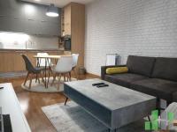 Se izdava namesten stan vo Skopje, Karposh 3 so povrshina od 57 m2.
 Ekstra: Klima, Centralno Parno, Lift, Nova Zgrada, Parking.
 Cena: 600 EUR