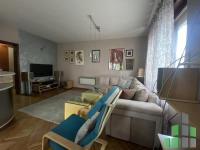 Se izdava namesten stan vo Skopje, Kapishtec so povrshina od 65 m2.
 Ekstra: Klima, Sopstveno parno.
 Cena: 450 EUR