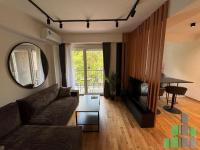 Se izdava namesten stan vo Skopje, Centar - Univerzalna Sala so povrshina od 46 m2.
 Ekstra: Klima, Sopstveno parno, Lift, Nova Zgrada, Parking.
 Cena: 600 EUR