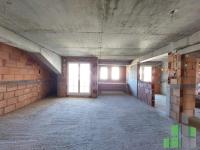 Se prodava  stan vo Skopje, Kozle so povrshina od 125 m2.
 Ekstra:
 Cena: 250000 EUR