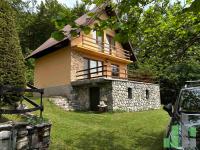 Se prodava  kukja vo Skopje, Mavrovo so povrshina od 105 m2.
 Ekstra:
 Cena: 165000 EUR