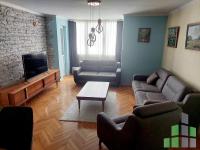 Se izdava namesten stan vo Skopje, Aerodrom so povrshina od 78 m2.
 Ekstra: Klima, Centralno Parno, Lift, Parking.
 Cena: 470 EUR