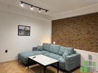 Se izdava namesten stan vo Skopje, Aerodrom so povrshina od 45 m2.
 Ekstra: Klima, Centralno Parno, Lift.
 Cena: 475 EUR