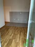 Se izdava prazen stan vo Skopje, Aerodrom so povrshina od 33 m2.
 Ekstra: Klima, Centralno Parno, Lift, Nova Zgrada.
 Cena: 280 EUR