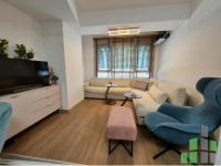Se izdava namesten stan vo Skopje, Centar so povrshina od 40 m2.
 Ekstra: Klima, Centralno Parno, Lift, Nova Zgrada.
 Cena: 450 EUR