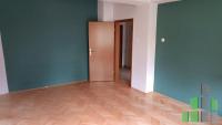 Se izdava prazen kancelariski prostor vo Skopje, Centar so povrshina od 60 m2.
 Ekstra: Klima, Centralno Parno, Lift, Garaza.
 Cena: 500 EUR