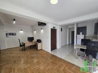 Se izdava prazen kancelariski prostor vo Skopje, Debar Maalo so povrshina od 70 m2.
 Ekstra: Klima, Greenje na struja, Lift.
 Cena: 400 EUR