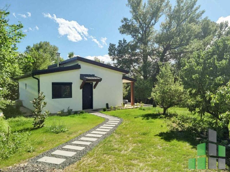 Се продава Куќа во Побожје - L1086