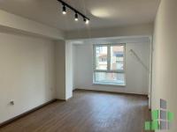 Se izdava prazen kancelariski prostor vo Skopje, Debar Maalo so povrshina od 48 m2.
 Ekstra: Klima, Centralno Parno, Lift, Nova Zgrada, Parking.
 Cena: 380 EUR