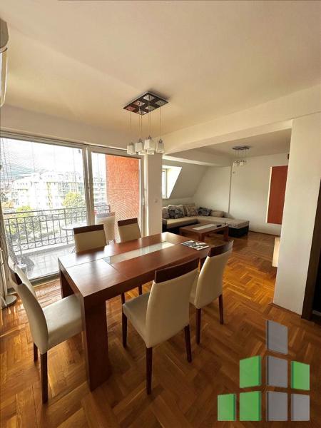 Се продава Стан во Дебар Маало - J4515