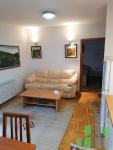 Se izdava namesten stan vo Skopje, Karposh 1 so povrshina od 40 m2.
 Ekstra: Klima, Centralno Parno.
 Cena: 330 EUR